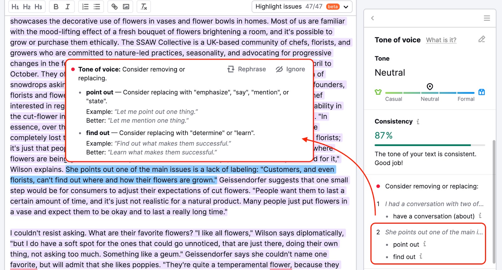 Exemple illustrant la façon dont la fonctionnalité Ton met en évidence des mots creux : dans le menu de droite, la suggestion est encadrée d’un rectangle rouge, de même que la fenêtre contextuelle étendue contenant la suggestion, située juste au-dessus du texte à reformuler. 